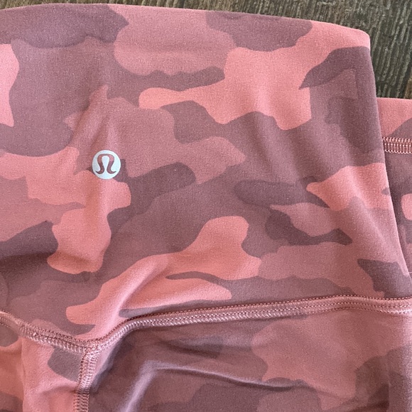 Lululemon high rise 23” Align pant - Picture 3 of 4